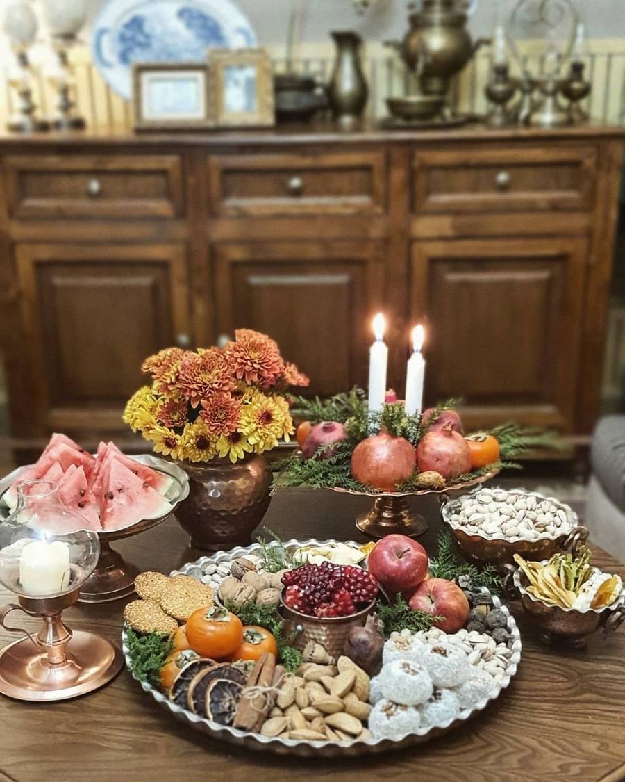 میز شب یلدا مینیمال